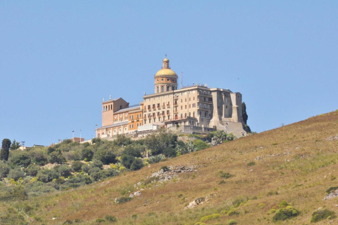 דירות אוליברי Casa Benny Difronte Al Mare מראה חיצוני תמונה